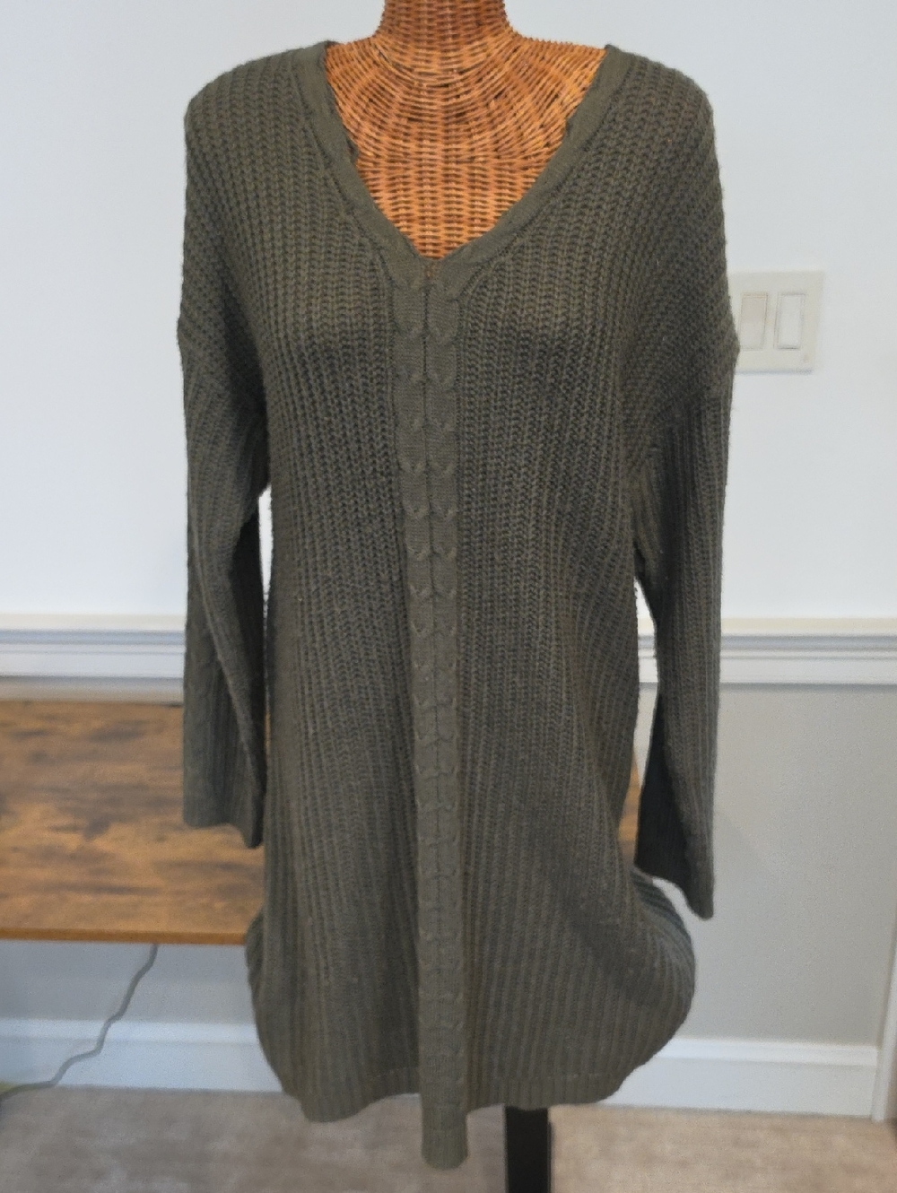 V-Neck Cable Trim Knit Sweater - Olive